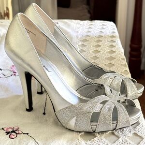 Silver glitter Peep Toe High Heel Pumps by Lulu Townsend size 9